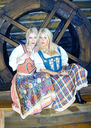 Lesarchive Swedish Sisters